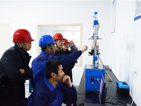 扬中市委常委孙健一行来拉斯维加斯9888旅行“柴继涛劳模立异事情室”