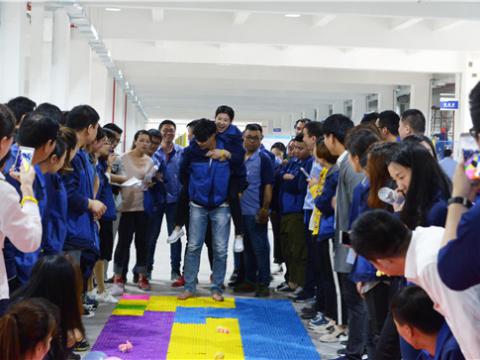 坚贞立志，，，，永葆精神，，，，勇猛领先，，，，不负青春